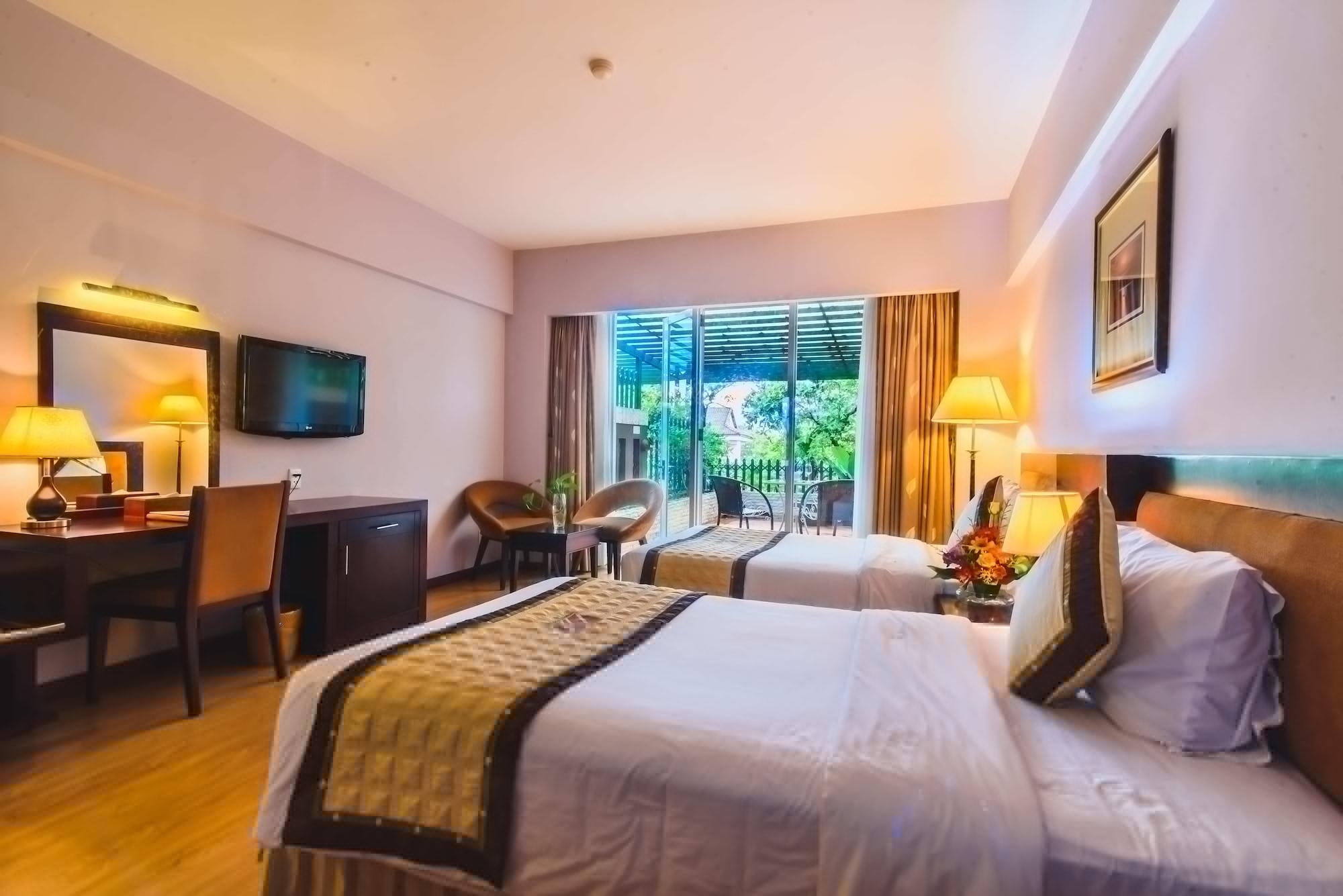 Mondial Hotel Hue Luaran gambar